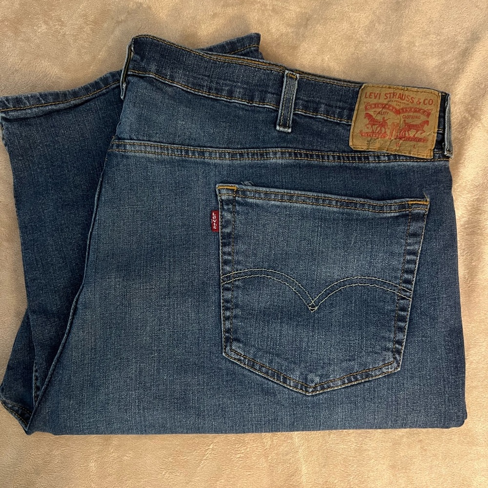Men’s Levi’s 50” waist blue jeans